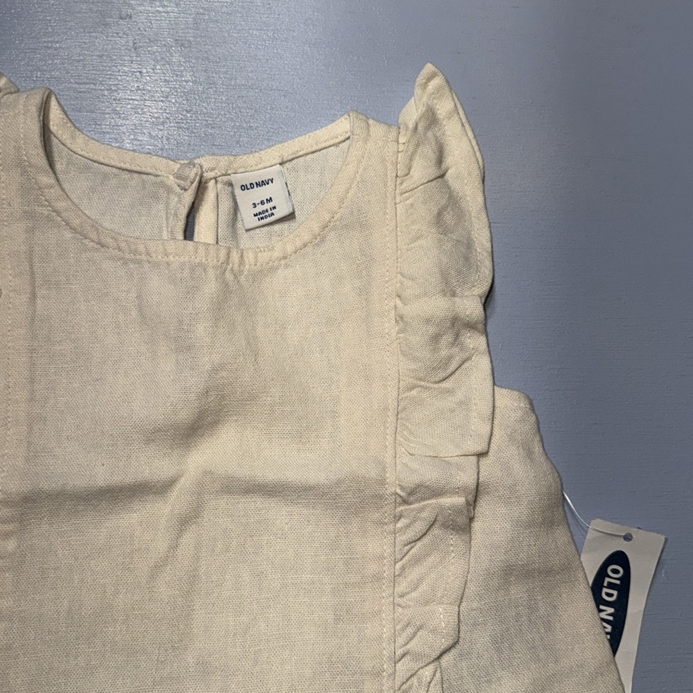 ON Ruffle Detail Top - Picture 2 of 3